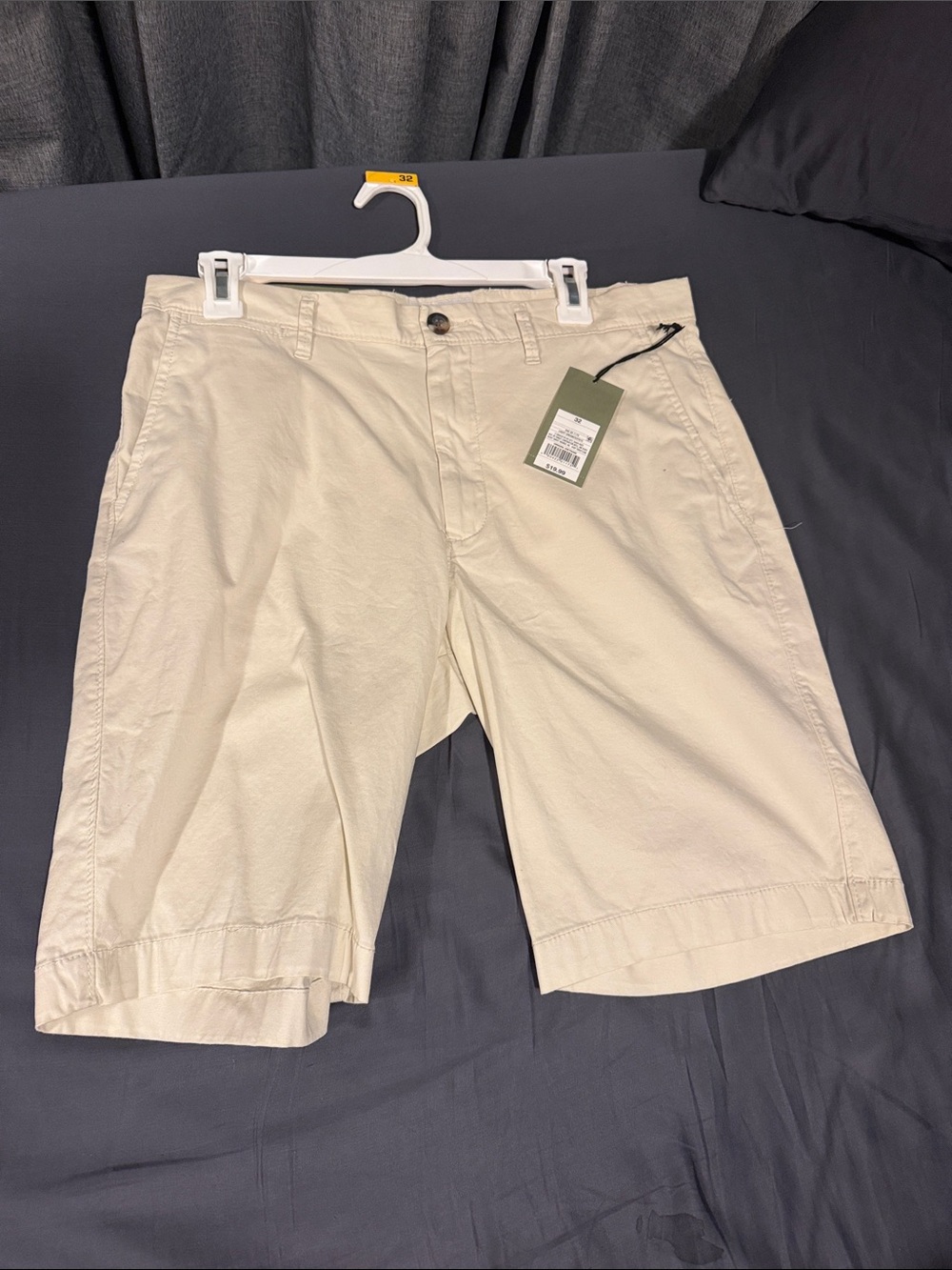 Goodfellow & Co Light Cream Flat-Front Chino Shorts